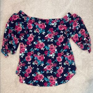 Status by Chenault L off the shoulder 3/4 sleeve blouse.